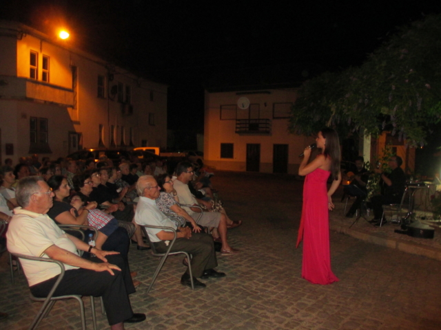 noite-de-fados-no-estreito
